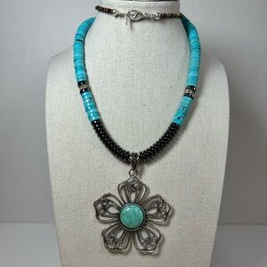 NWOT Dyed Howlite Faux Turquoise Heishi Flower Pendant Necklace Southwestern